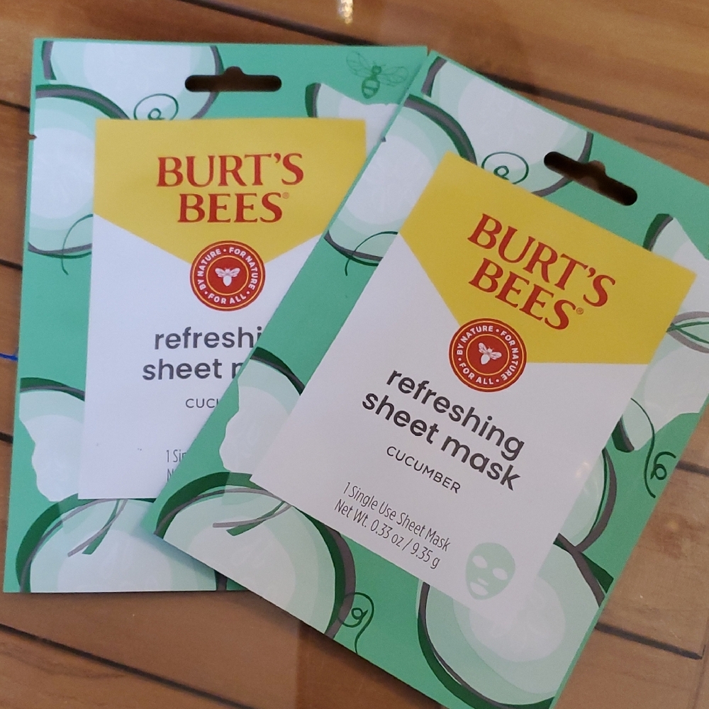 Burt's Bees Cucumber Refreshing Sheet Mask - Green and White